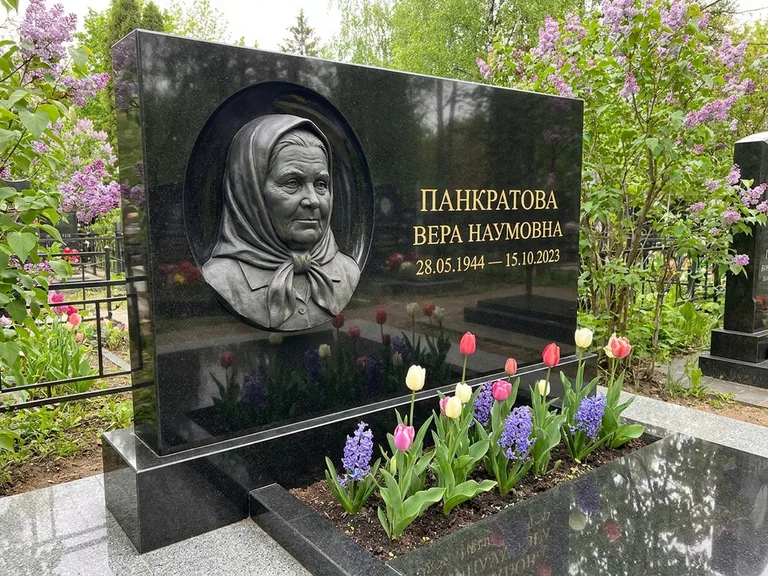 Памятник с барельефом — выполненная работа 26 в Пензе