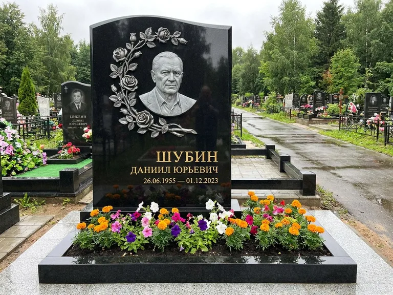 Памятник с барельефом — выполненная работа 34 в Пензе