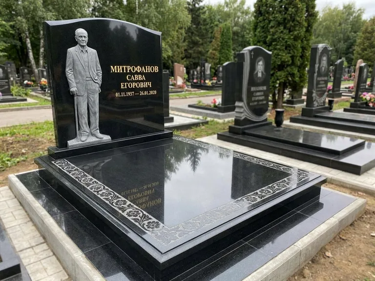 Памятник с барельефом — выполненная работа 48 в Пензе