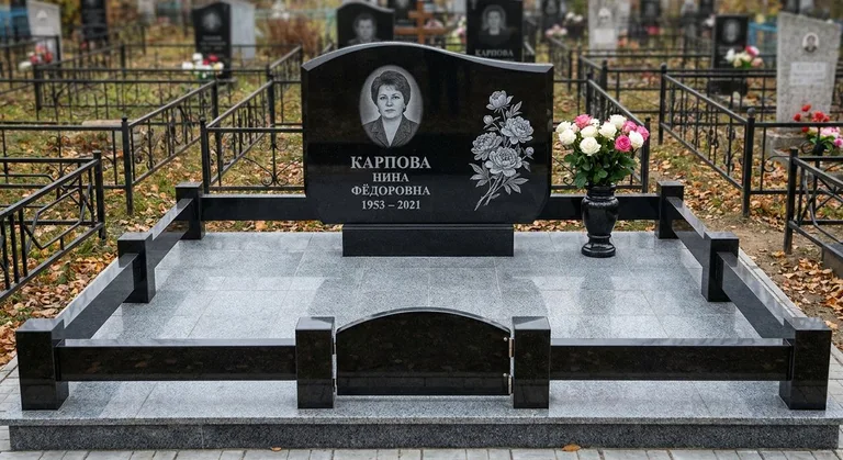 Памятник с гравировкой пионов — выполненная работа «Карпова» в Пензе