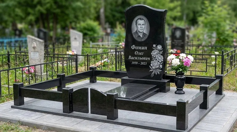 Памятник с гравировкой пионов — выполненная работа «Фомин» в Пензе