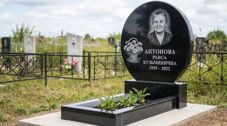 Памятник с гравировкой ромашек — выполненная работа «Антонова» в Пензе
