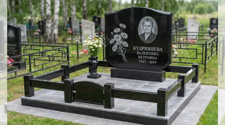 Памятник с гравировкой ромашек — выполненная работа «Кудрявцева» в Пензе