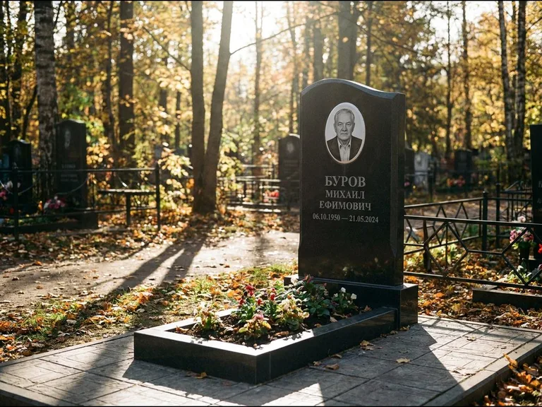 Овальный керамический портрет — установленная работа в Пензе