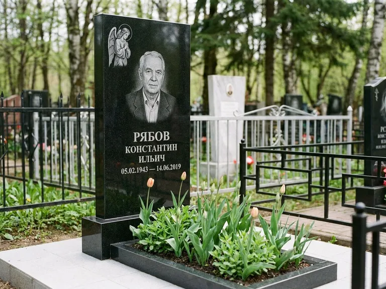 Памятник с гравировкой ангела — гравировка ангела с крестом рядом с эпитафией, работа «Фаддеев» в Пензе