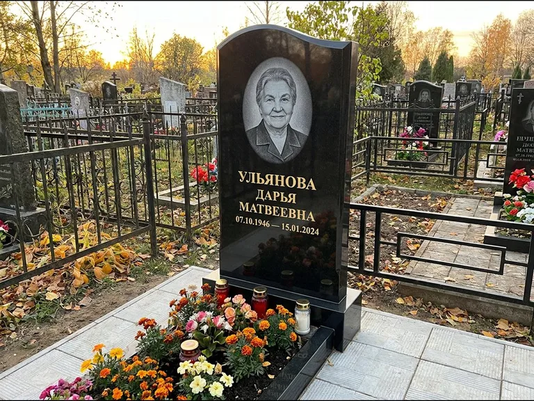 Гравировка портрета на чёрном граните — выполненная работа 12 в Пензе