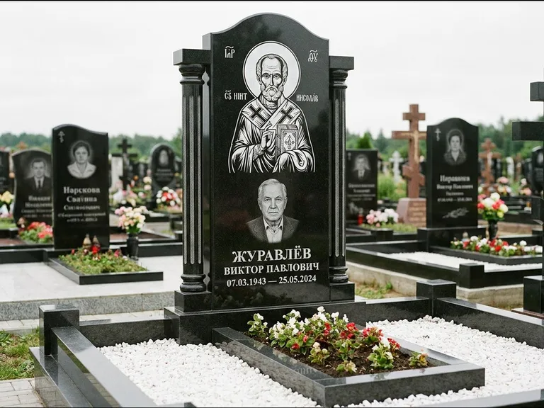 Памятник с гравировкой иконы — икона в резном киоте, работа «Верещагина» в Пензе