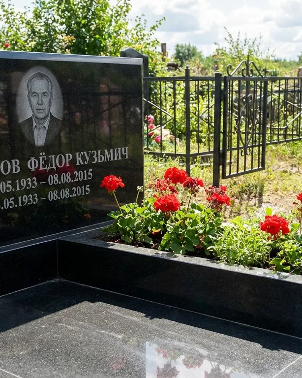 Двойной памятник под ключ с крестом в Пензе
