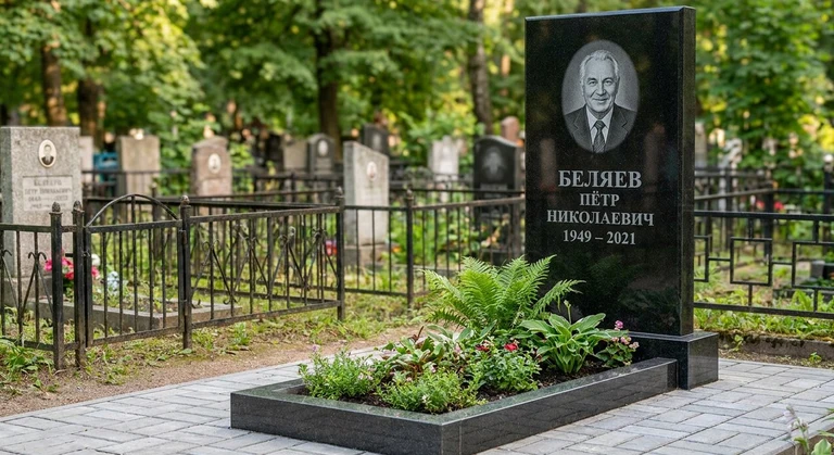 Памятник под ключ в Пензе — гранитная стела с цветником и благоустройством, установлен под ключ