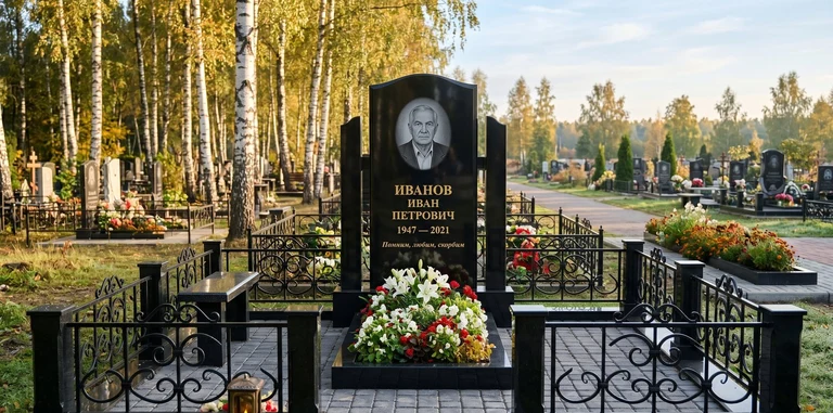 Установка памятника на могилу под ключ в Пензе — гранитный мемориальный комплекс, ограда, плитка, благоустройство